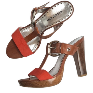 Gianni Bini Leather T-strap Buckle Detail  Wood Grain Platform Heeled Sa…